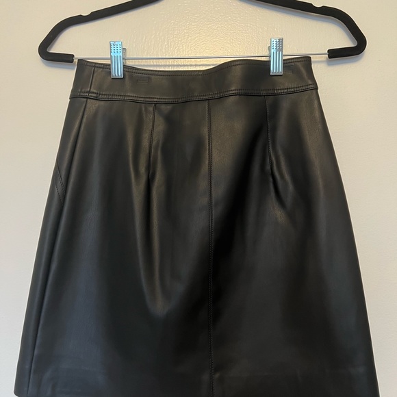 Zara leather skirt - Picture 3 of 3